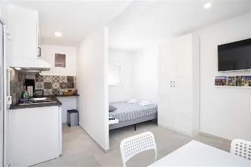 Koper Studio Apartment for 2 with Terrace Jacuzzi