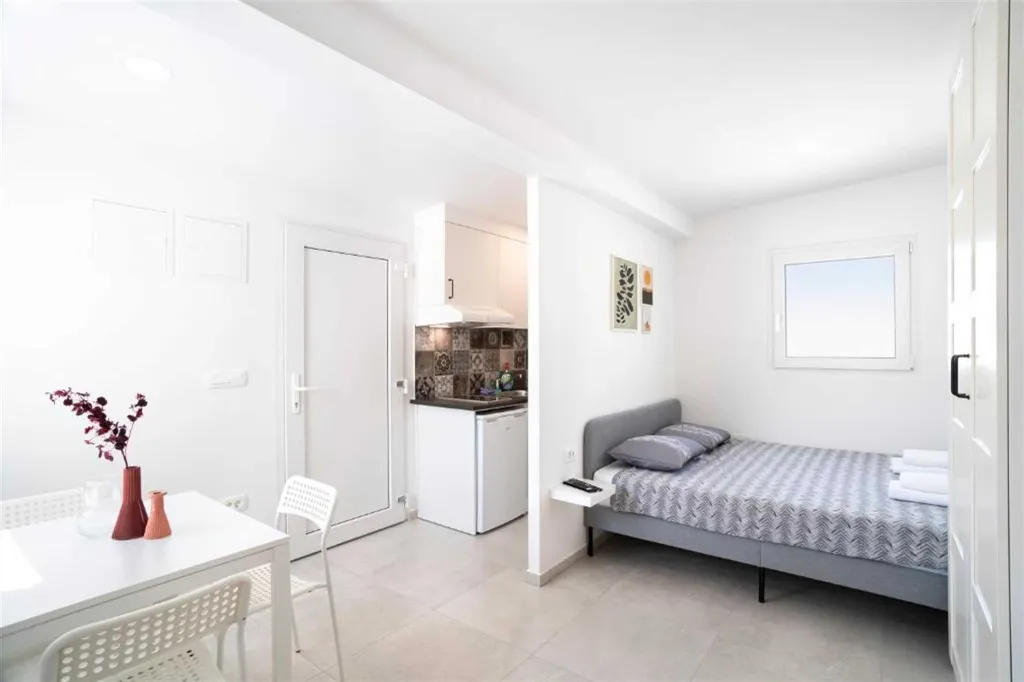 Koper Studio Apartment for 2 with Terrace Jacuzzi