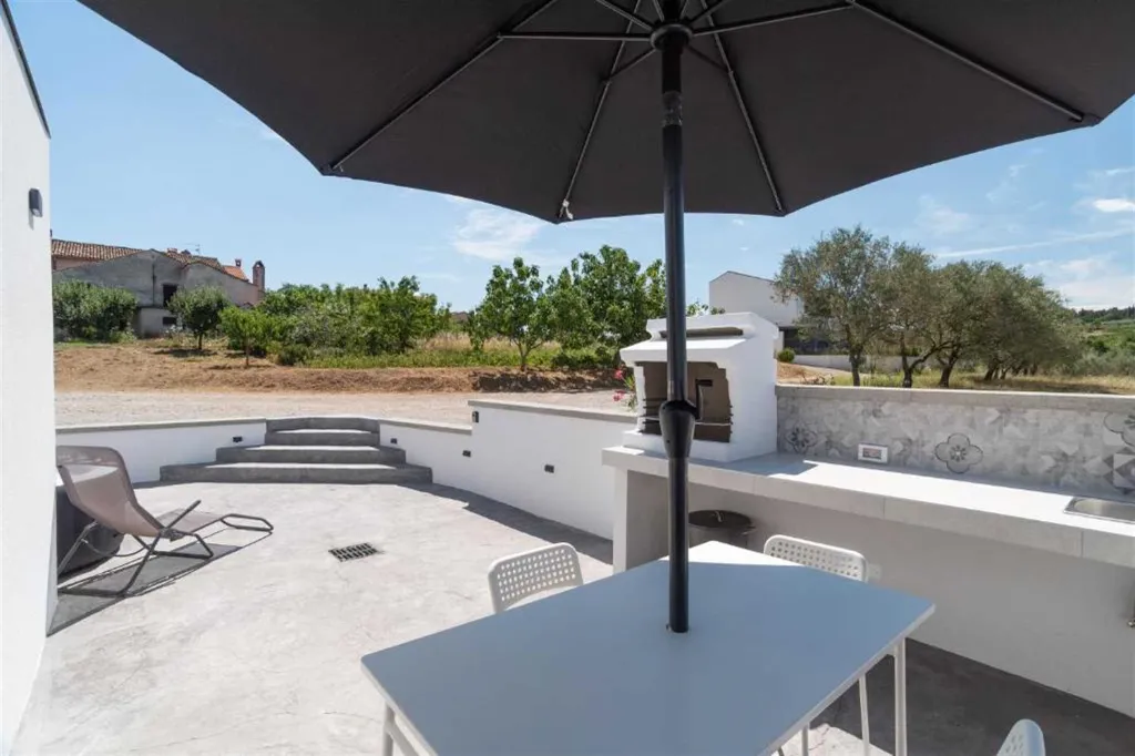 Koper Studio Apartment for 2 with Terrace Jacuzzi