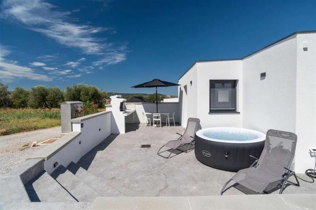 Koper Studio Apartment for 2 with Terrace Jacuzzi