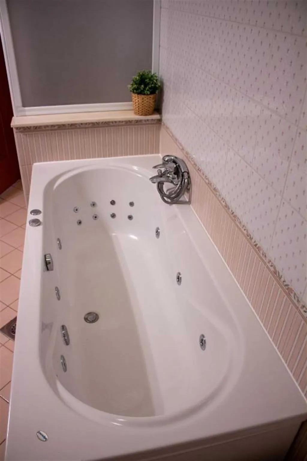 Two-Bedroom Apartment with Sea Views in Izola