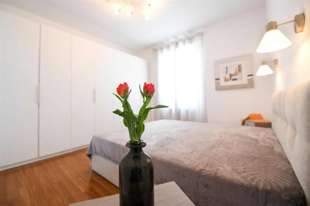 3-Bedroom Holiday House in Izola for 6