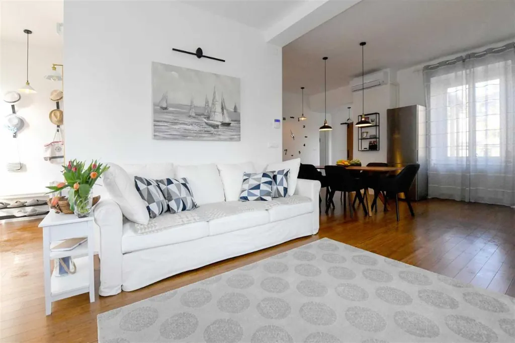 3-Bedroom Holiday House in Izola for 6