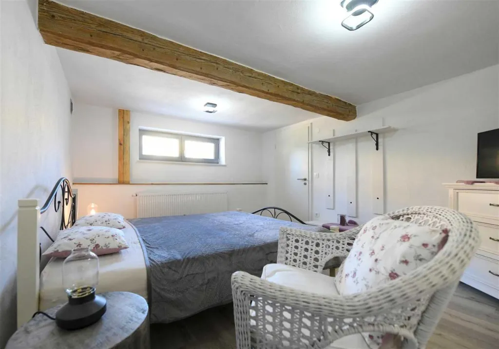 3-Bedroom Holiday House in Izola for 6