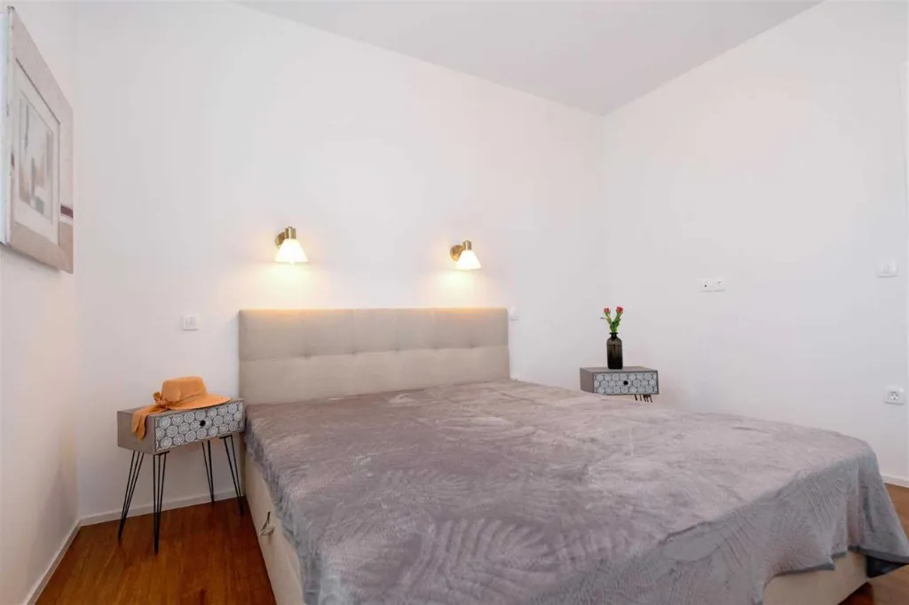 3-Bedroom Holiday House in Izola for 6