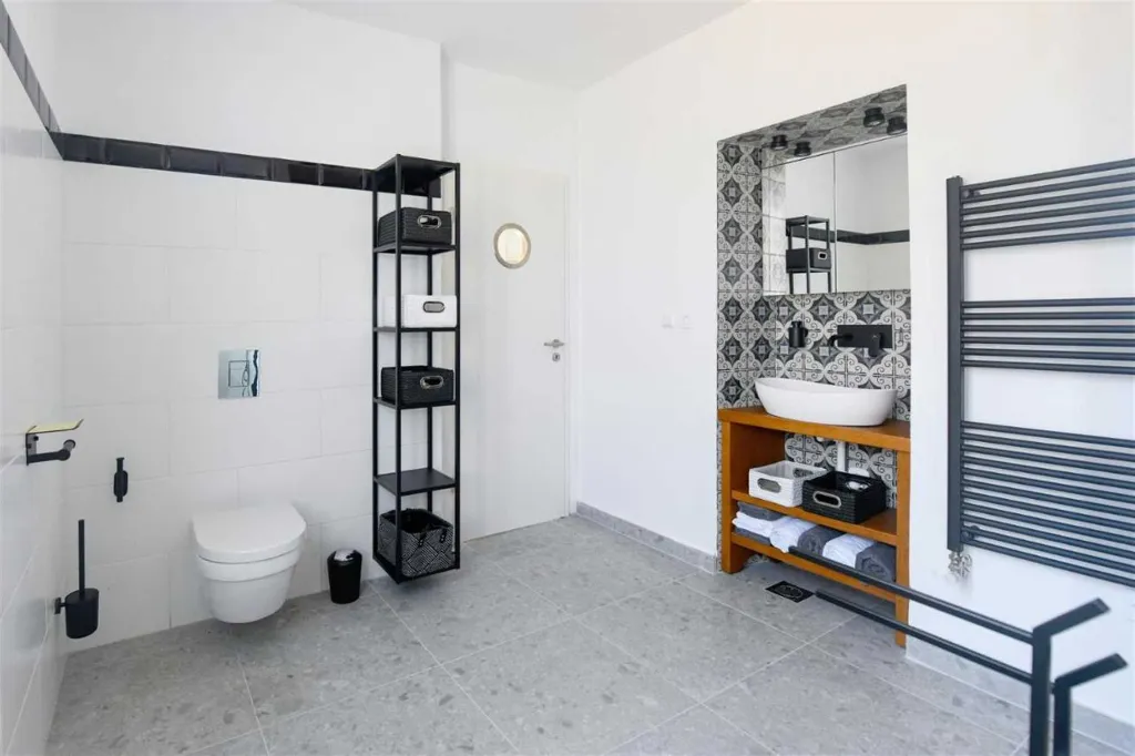 3-Bedroom Holiday House in Izola for 6