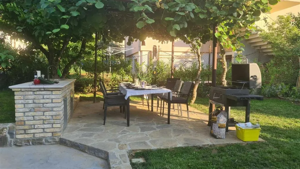 2-Bedroom Apartment in Izola for up to 4 Guests