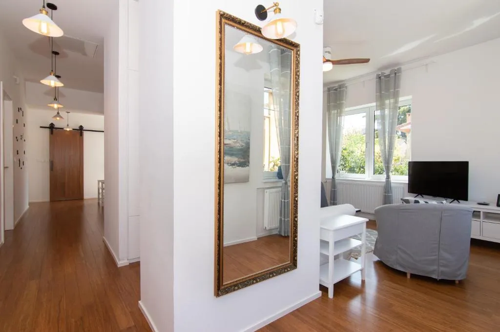 2-Bedroom Apartment in Izola for up to 4 Guests