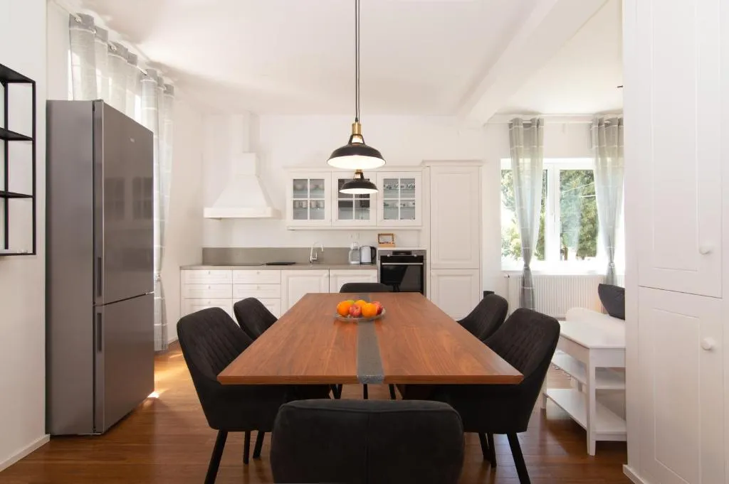 2-Bedroom Apartment in Izola for up to 4 Guests