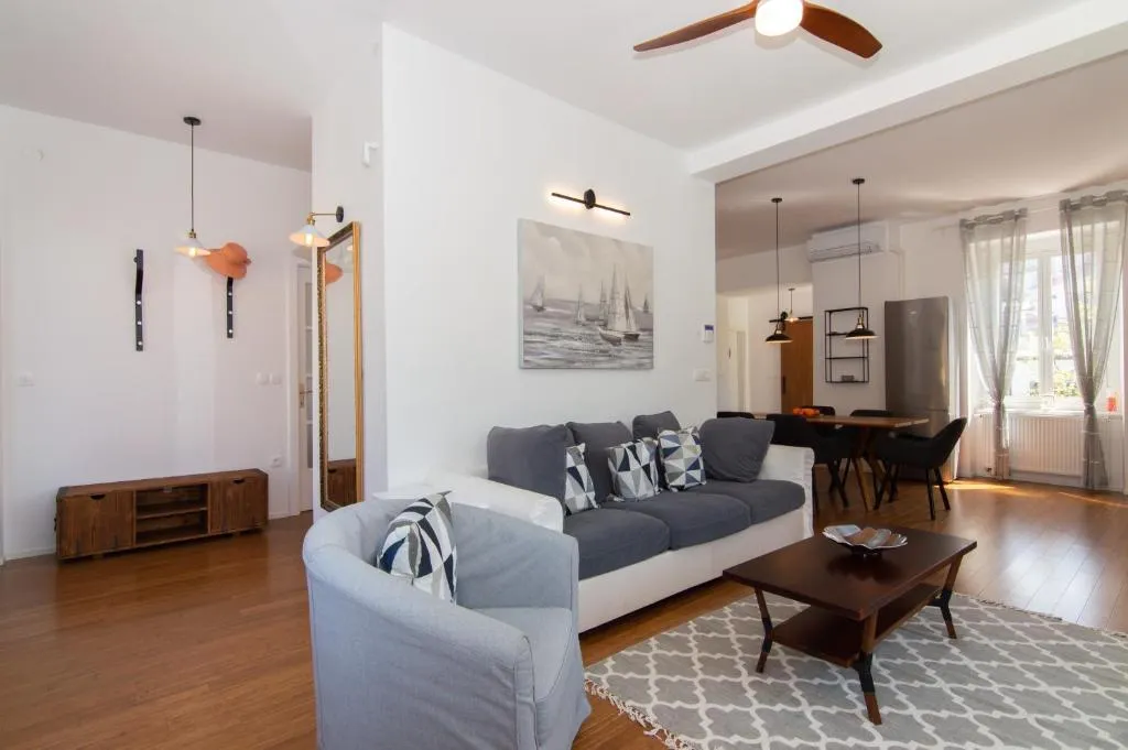 2-Bedroom Apartment in Izola for up to 4 Guests