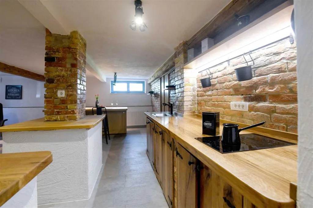 Izola 1-Bedroom Apartment for 2 Guests with Parking