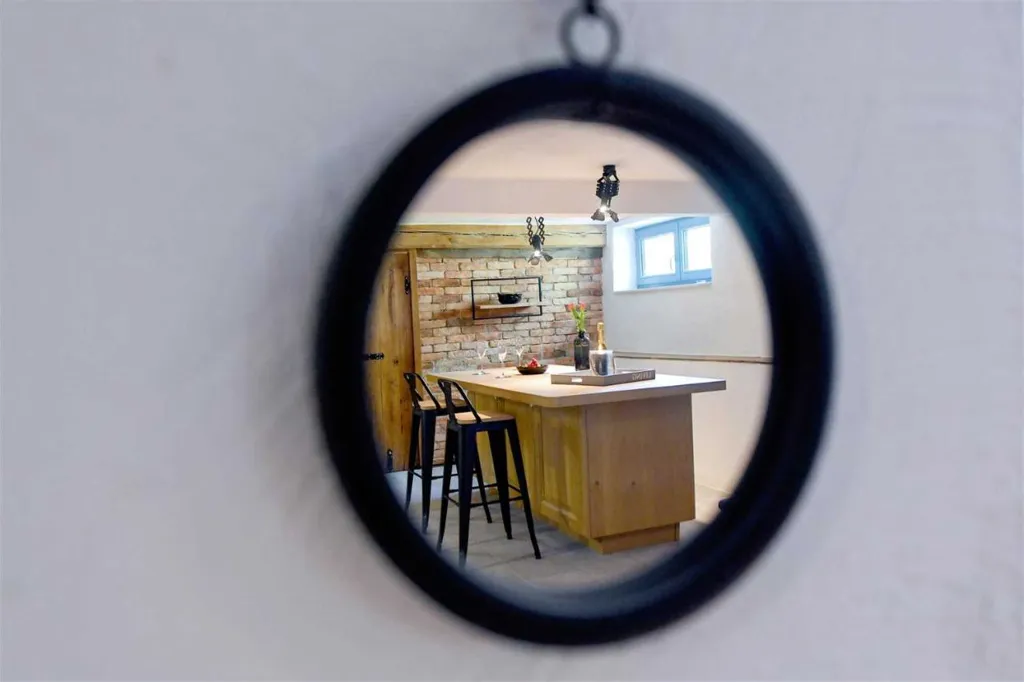 Izola 1-Bedroom Apartment for 2 Guests with Parking