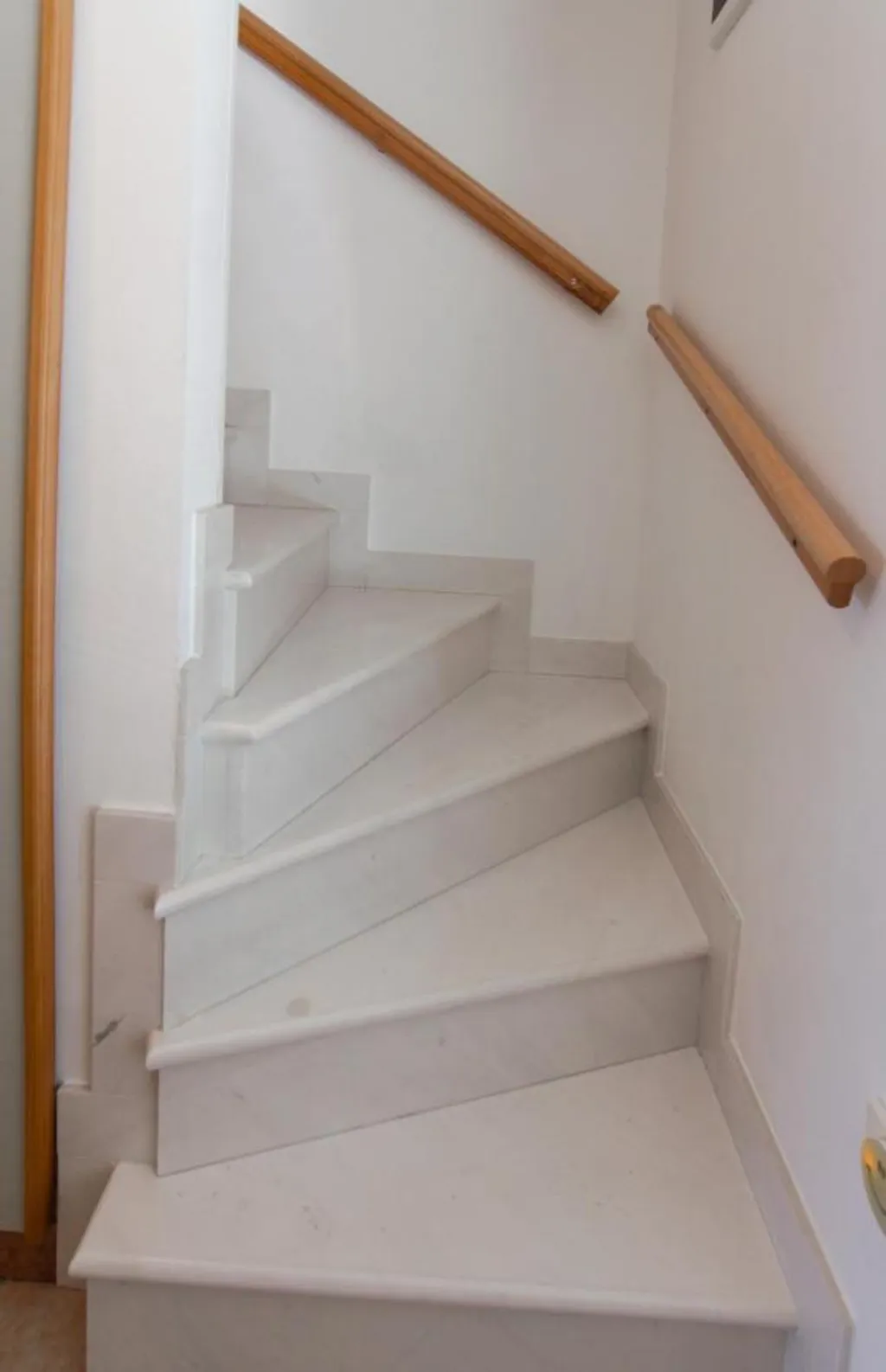 Beachfront 2-Bedroom Apartment in Piran for 4