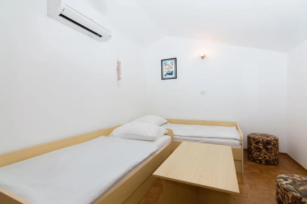 Beachfront 2-Bedroom Apartment in Piran for 4