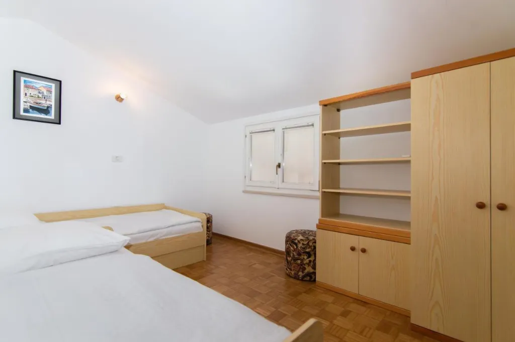 Beachfront 2-Bedroom Apartment in Piran for 4