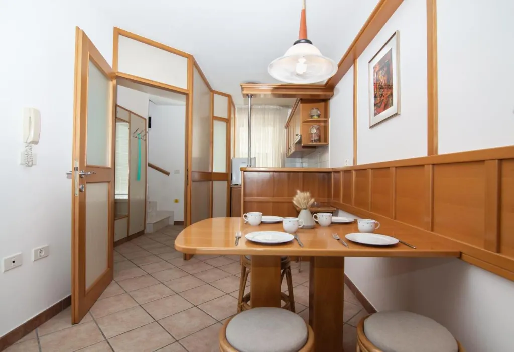 Beachfront 2-Bedroom Apartment in Piran for 4