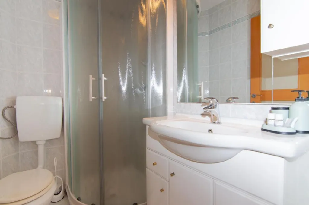 Beachfront 2-Bedroom Apartment in Piran for 4