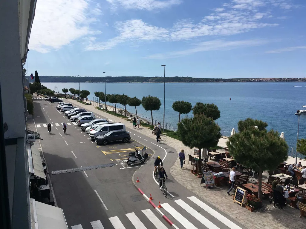 Beachfront 2-Bedroom Apartment in Piran for 4