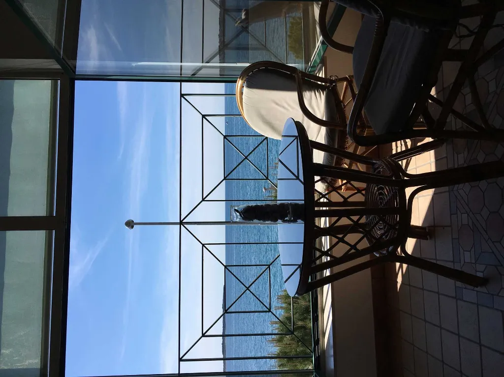 Beachfront 2-Bedroom Apartment in Piran for 4