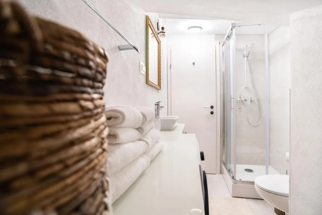 3-Bedroom Apartment with Terrace in Piran for 6