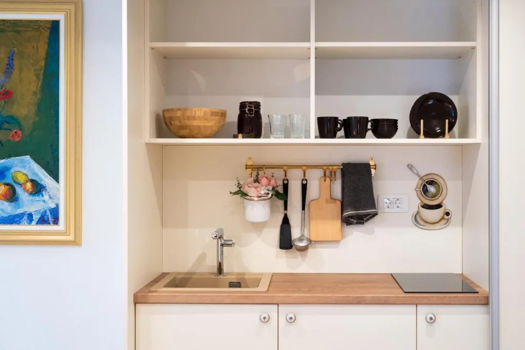 3-Bedroom Apartment with Terrace in Piran for 6