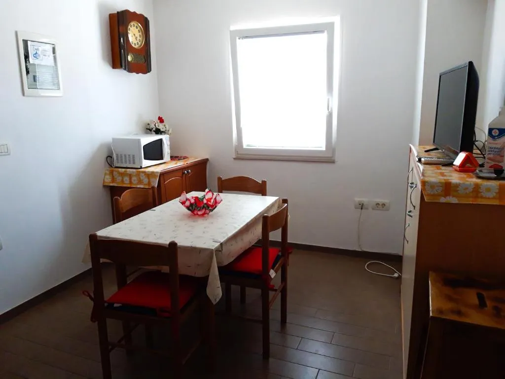 Two-Bedroom Apartment in Koper for 4 Guests