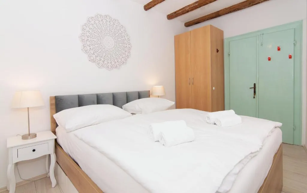 3-Bedroom Apartment in Piran for Up to 6