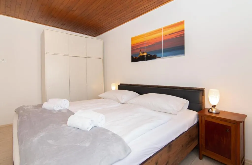 3-Bedroom Apartment in Piran for Up to 6