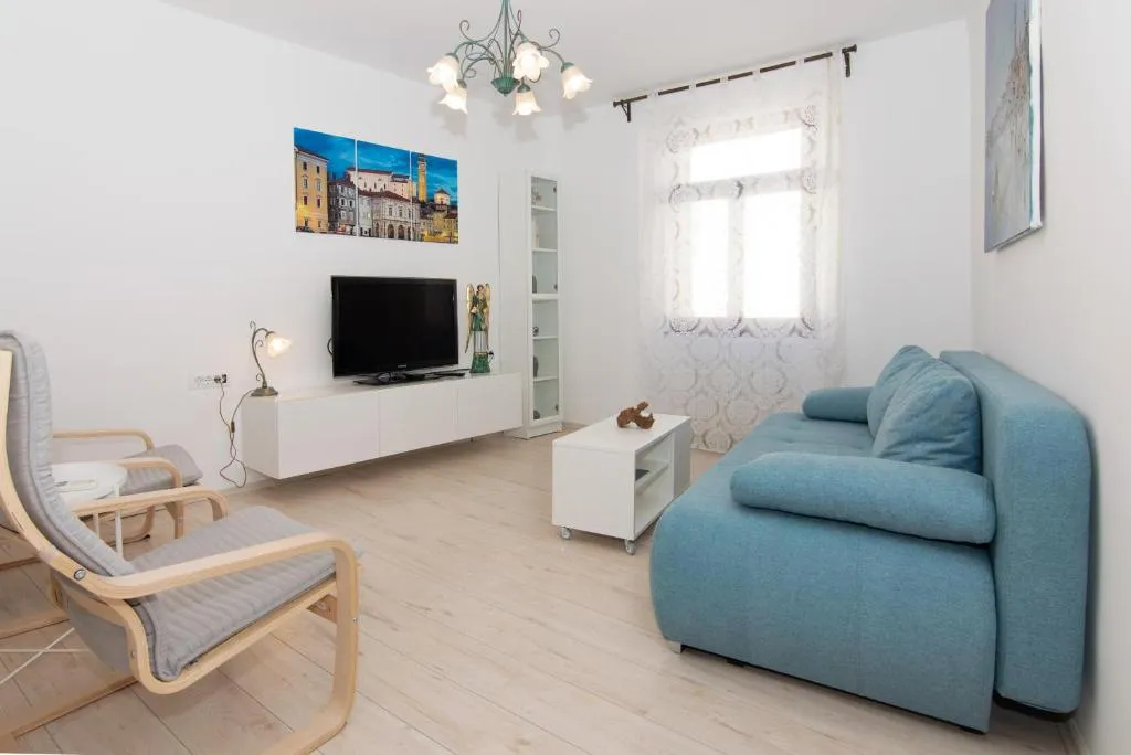 3-Bedroom Apartment in Piran for Up to 6