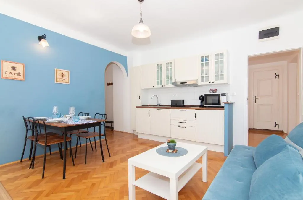Two-Bedroom Apartment for 4 in Piran
