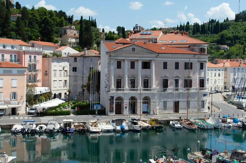 Two-Bedroom Apartment for 4 in Piran