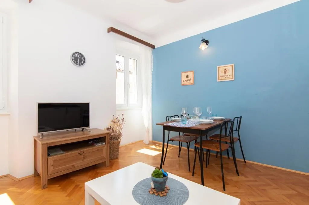 Two-Bedroom Apartment for 4 in Piran