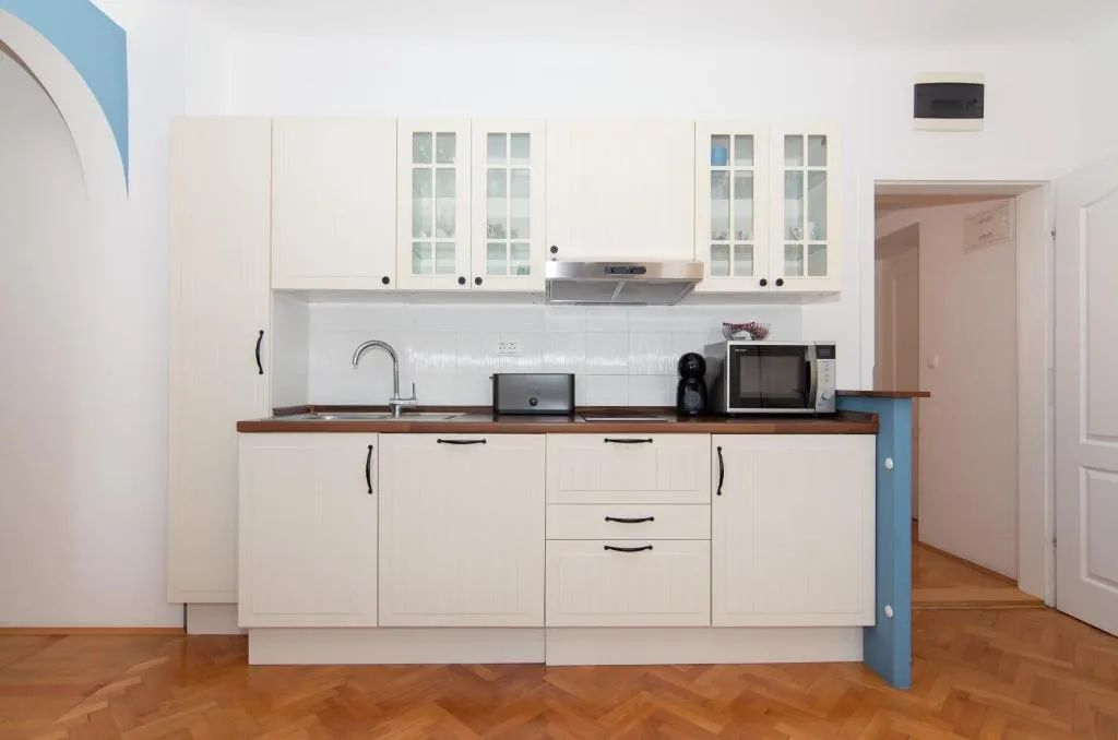 Two-Bedroom Apartment for 4 in Piran