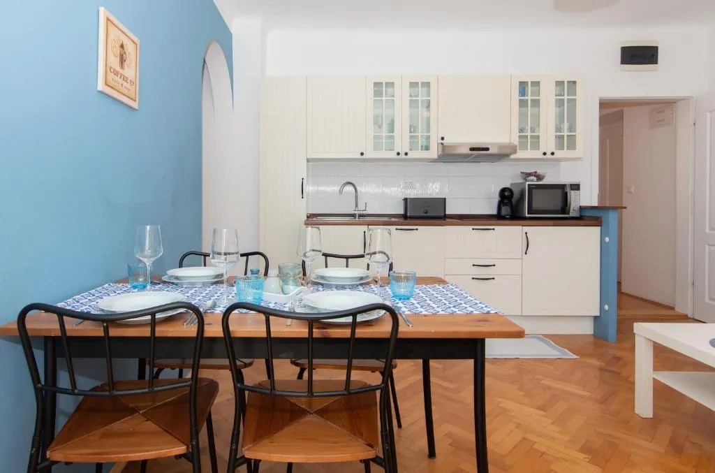 Two-Bedroom Apartment for 4 in Piran