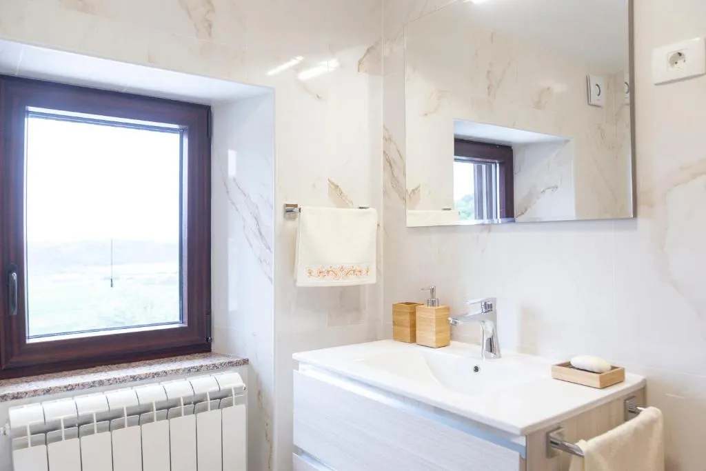 Sečovlje 2-Bedroom Apartment with Garden Views