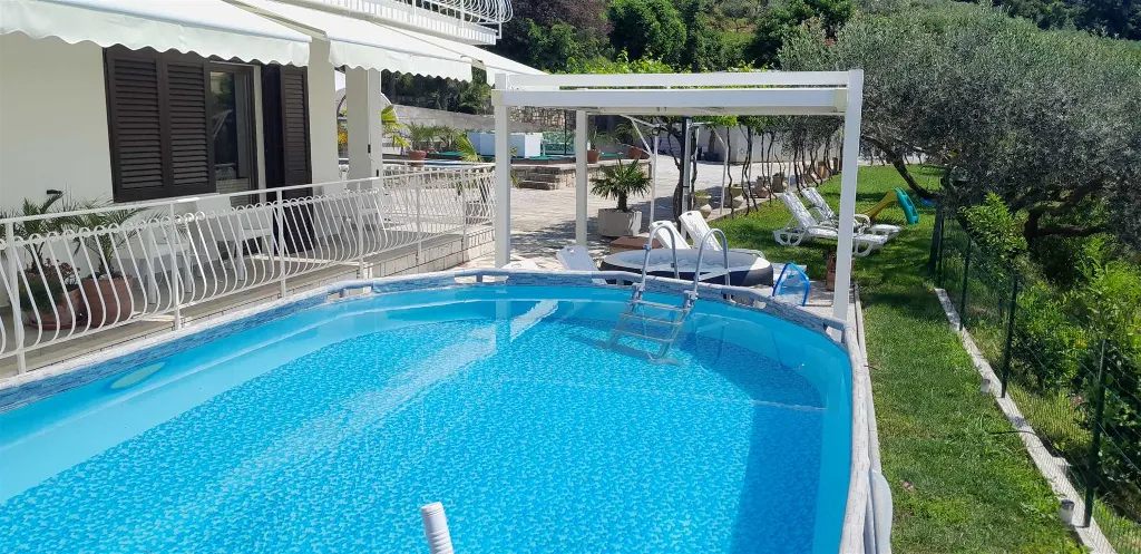 Sečovlje 2-Bedroom Apartment with Garden Views