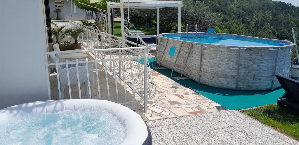 Sečovlje 2-Bedroom Apartment with Garden Views