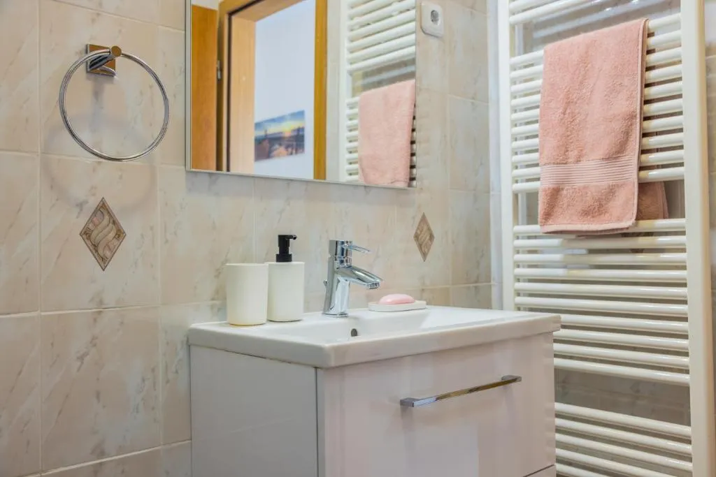 2-Bedroom Apartment in Sečovlje for 4 Guests