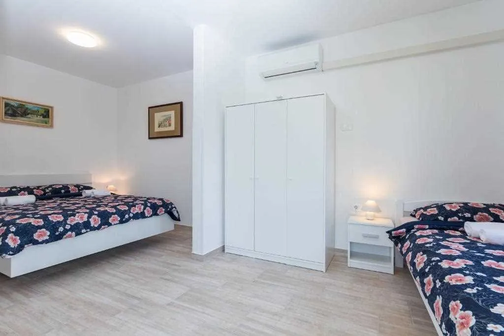 Studio Apartment with Balcony in Portorož (Up to 3)