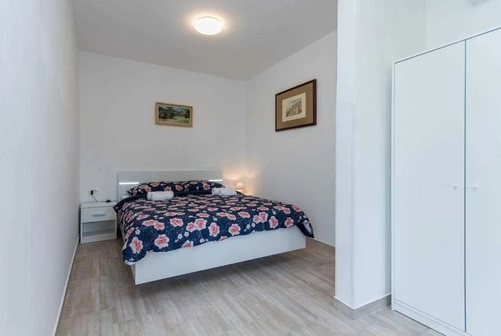 Studio Apartment with Balcony in Portorož (Up to 3)