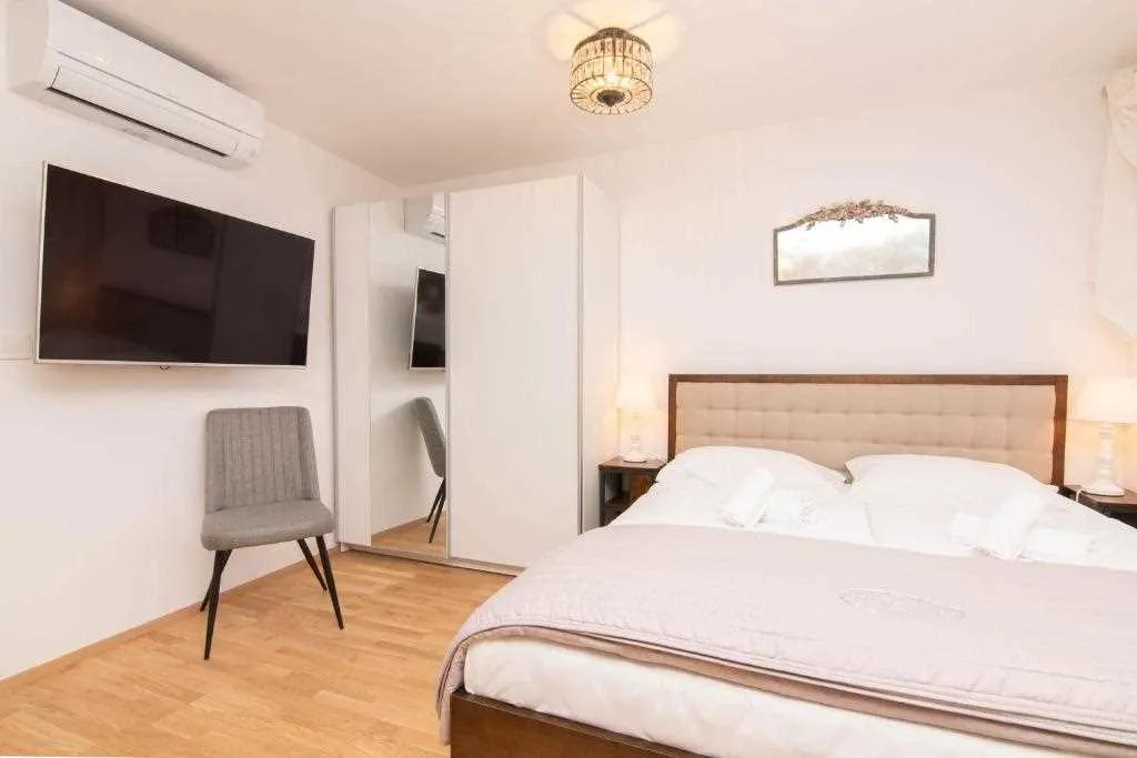 Air-Conditioned Studio in Piran for Up to 3