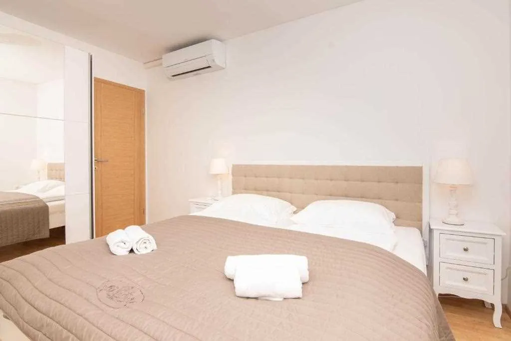 Air-Conditioned Duplex Apartment in Piran (Sleeps 4)