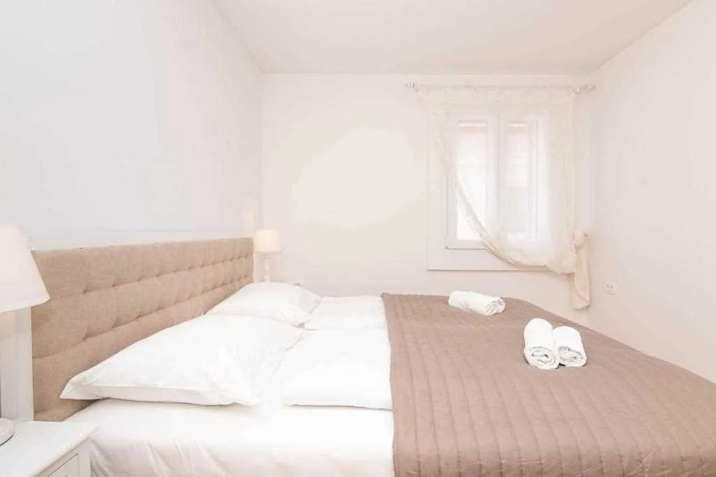 Air-Conditioned Duplex Apartment in Piran (Sleeps 4)