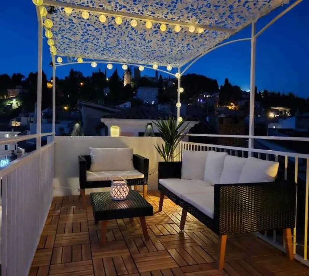 One-Bedroom Apartment with Rooftop Terrace in Piran