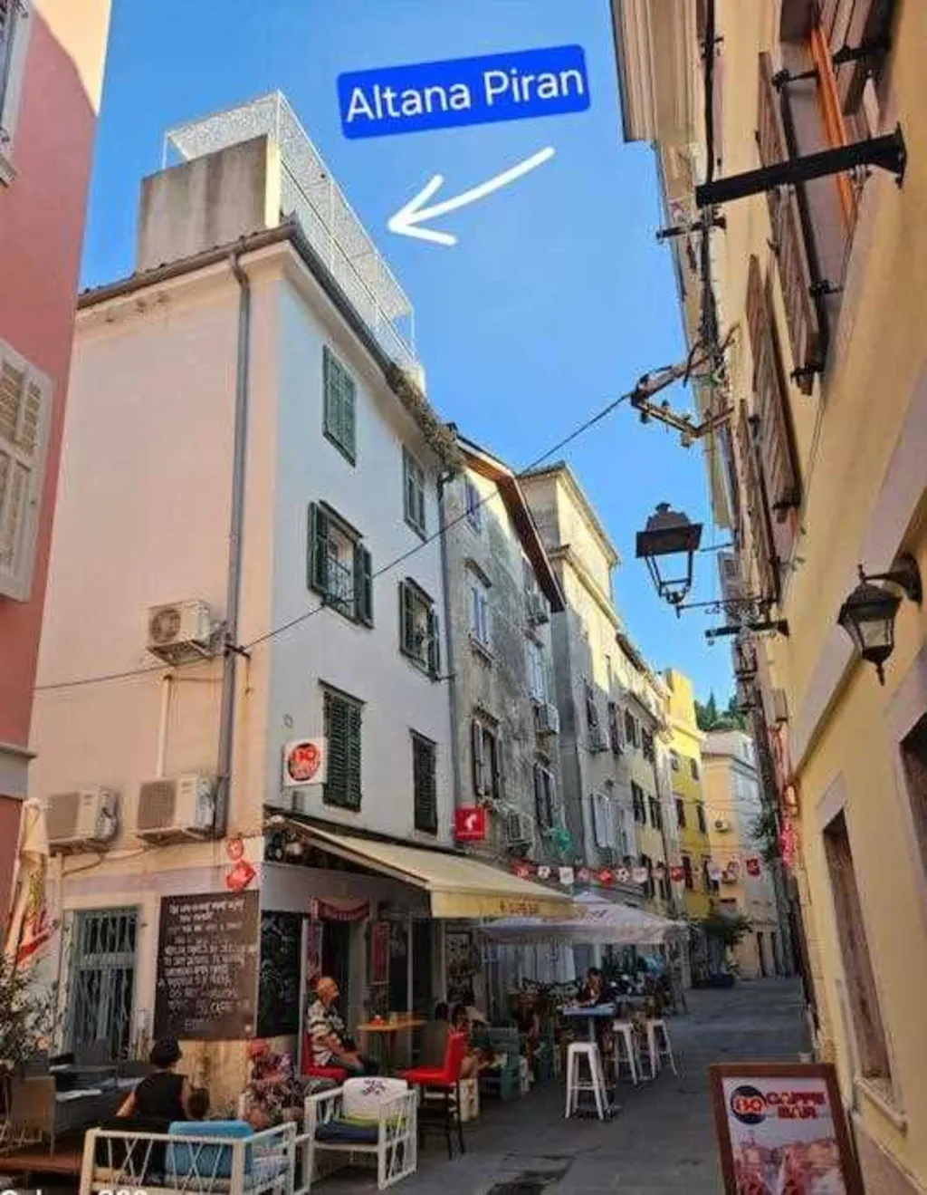 One-Bedroom Apartment with Rooftop Terrace in Piran