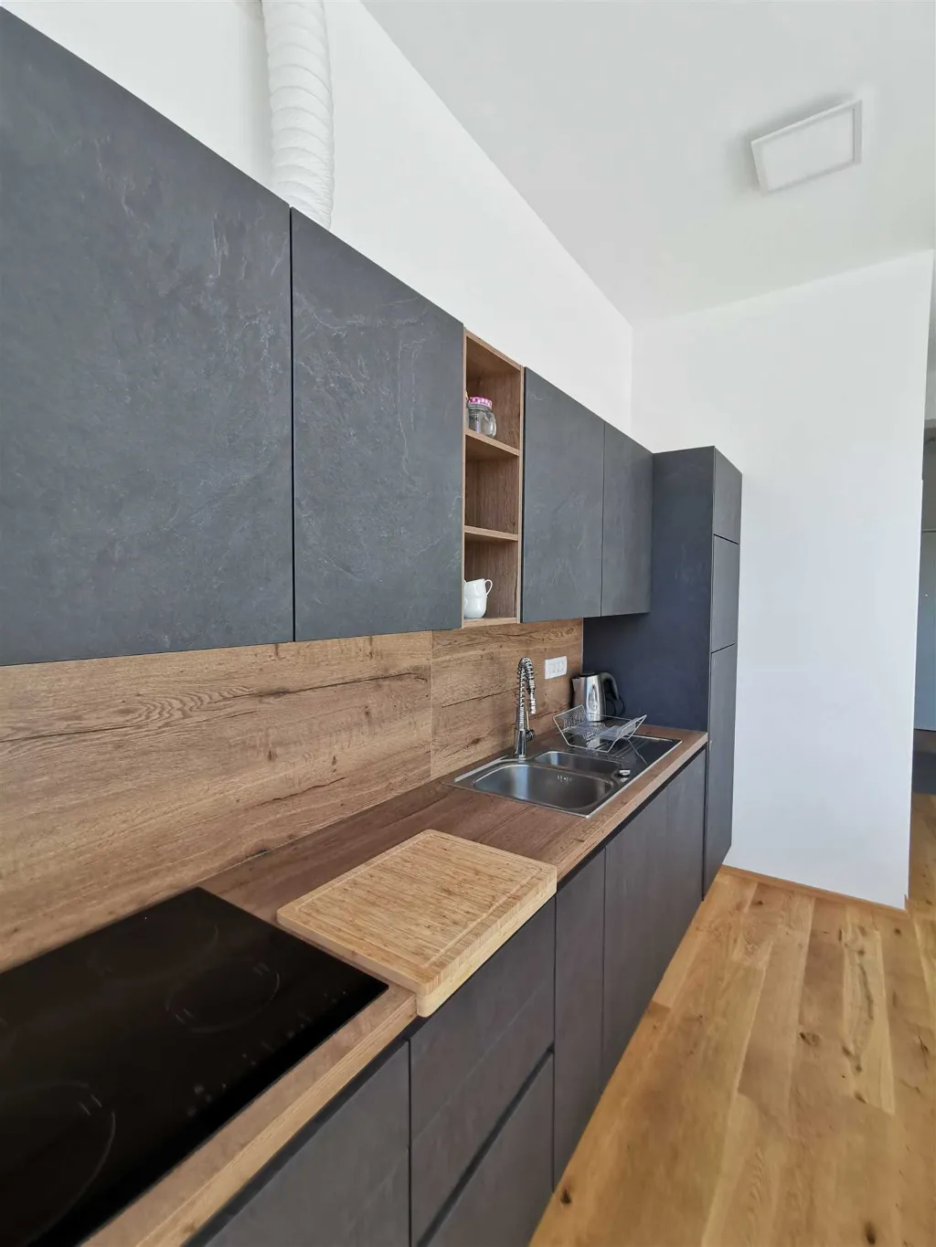 One-Bedroom Apartment in Koper for Up to 5