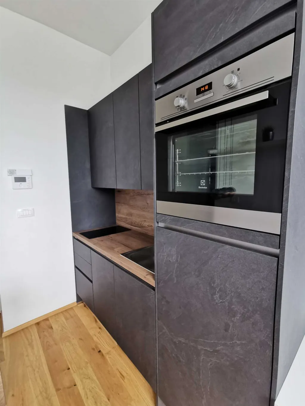 One-Bedroom Apartment in Koper for up to 3