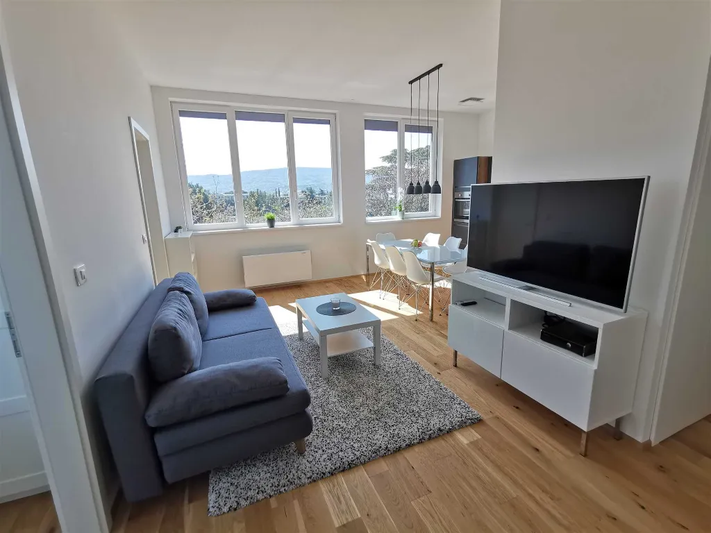Three-Bedroom Apartment in Koper for Up to 7