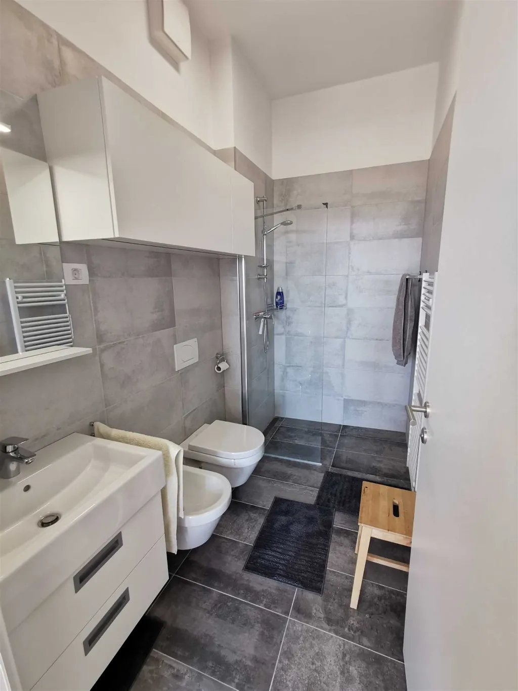 Three-Bedroom Apartment in Koper for Up to 7