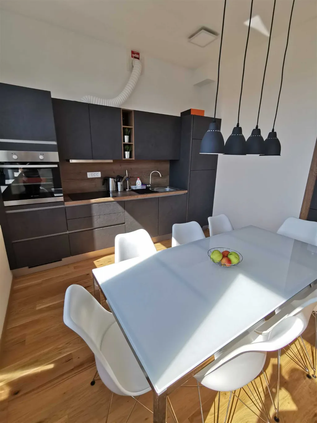Three-Bedroom Apartment in Koper for Up to 7
